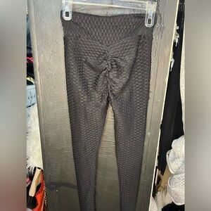 Scrunch butt sport and yoga textured leggings